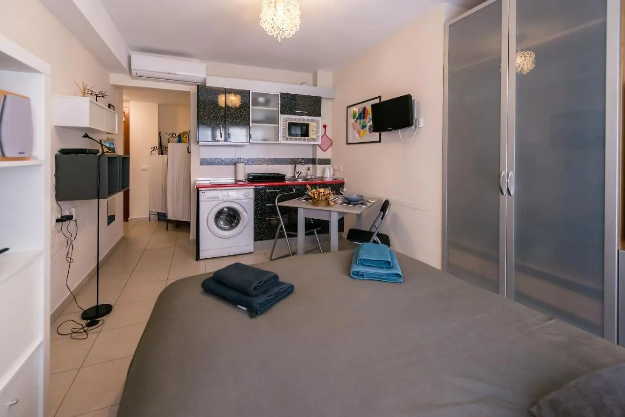 La Casita Malagueta Apartment Malaga Spain